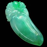 冰种翠色缅甸翡翠福瓜挂件