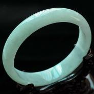 糯冰种晴水缅甸翡翠手镯(69.1mm)