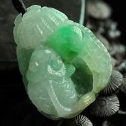 糯冰种翠色缅甸翡翠年年有余挂件