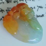 糯冰种三彩缅甸翡翠寿桃挂件