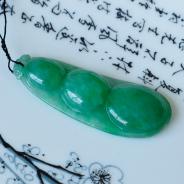 糯冰种阳绿缅甸翡翠四季豆挂件