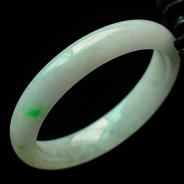 糯冰种白底略带翠缅甸翡翠手镯（56.5mm）