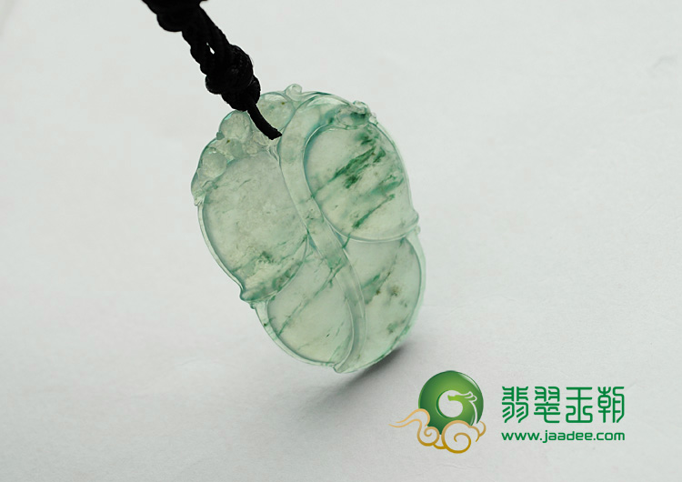 冰玻种飘花缅甸翡翠叶子挂件