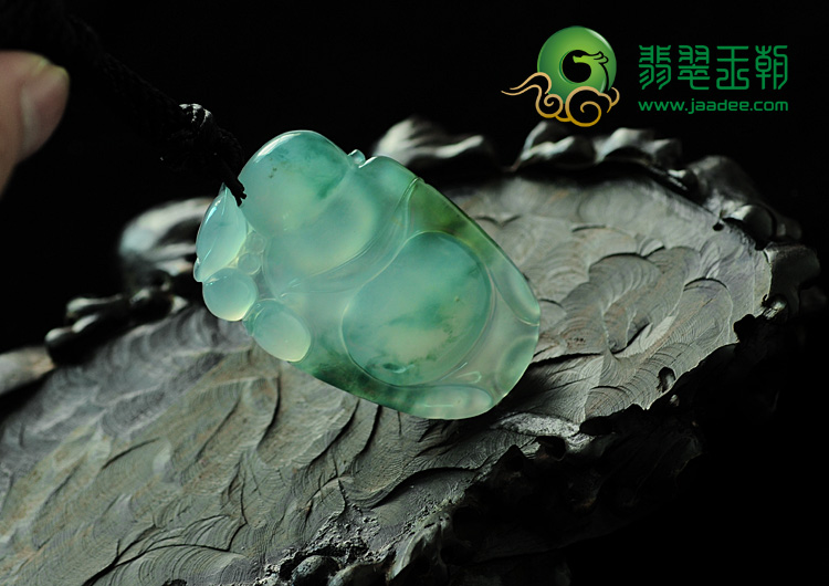 冰种飘花缅甸翡翠逍遥佛挂件