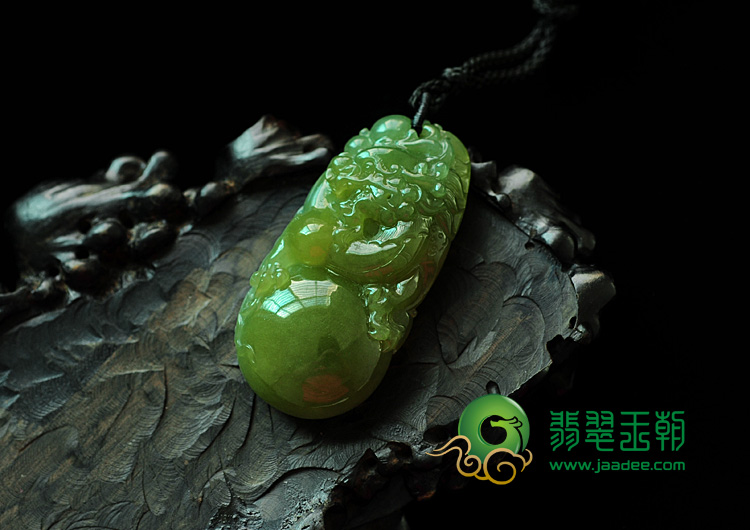 冰种褐黄翡缅甸翡翠龙抱珠挂件