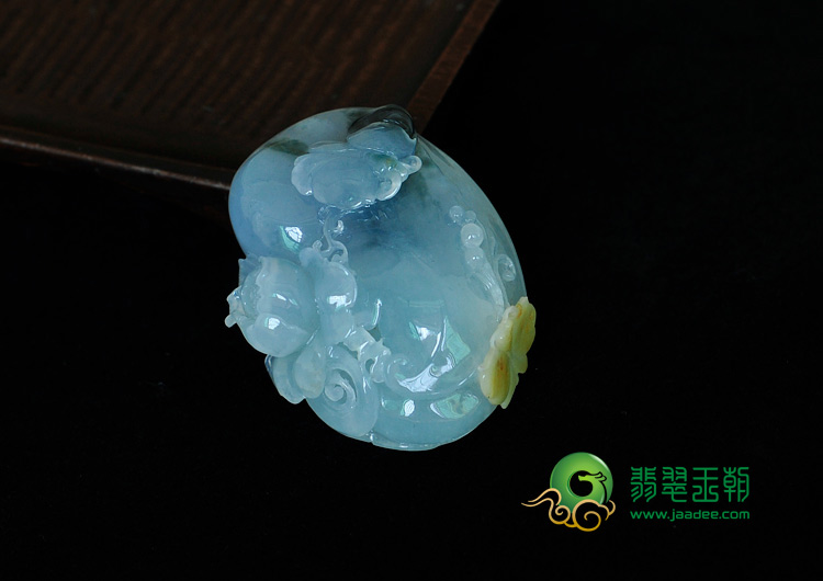 冰种飘蓝花黄翡缅甸翡翠富贵花开挂件