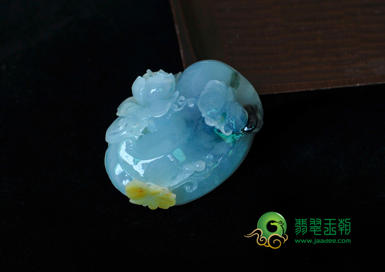 冰种飘蓝花黄翡缅甸翡翠富贵花开挂件