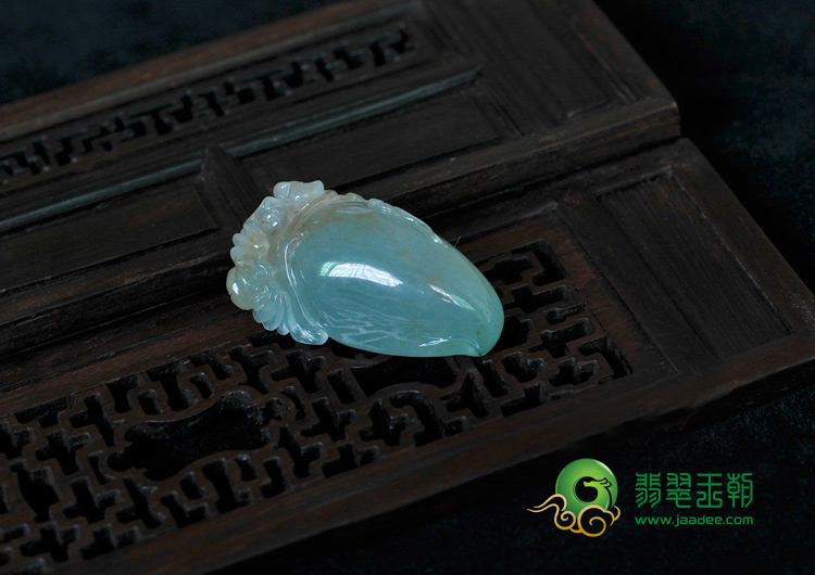 冰种晴水缅甸翡翠福寿桃挂件