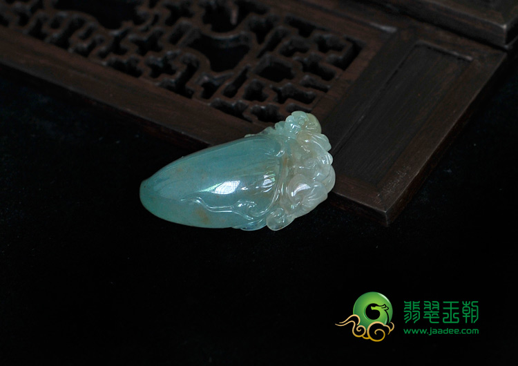 冰种晴水缅甸翡翠福寿桃挂件
