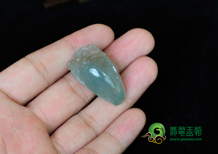 冰种晴水缅甸翡翠福寿桃挂件