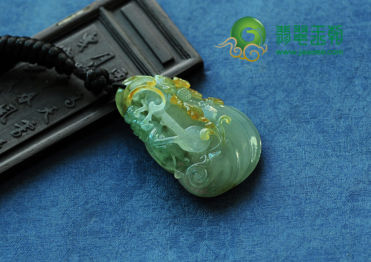 冰种黄翡飘花缅甸翡翠知足常乐挂件