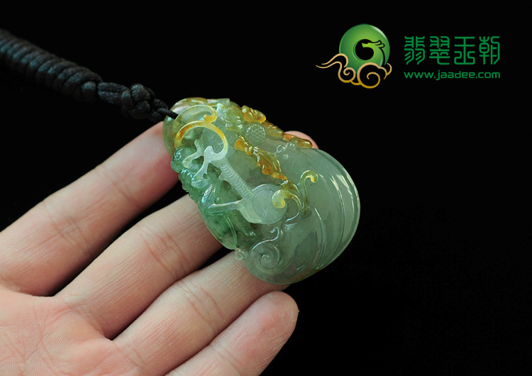 冰种黄翡飘花缅甸翡翠知足常乐挂件