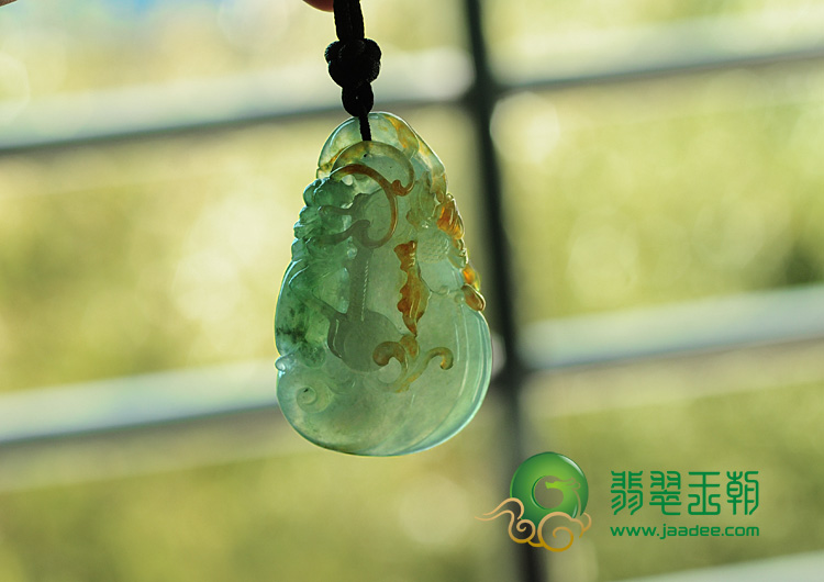 冰种黄翡飘花缅甸翡翠知足常乐挂件