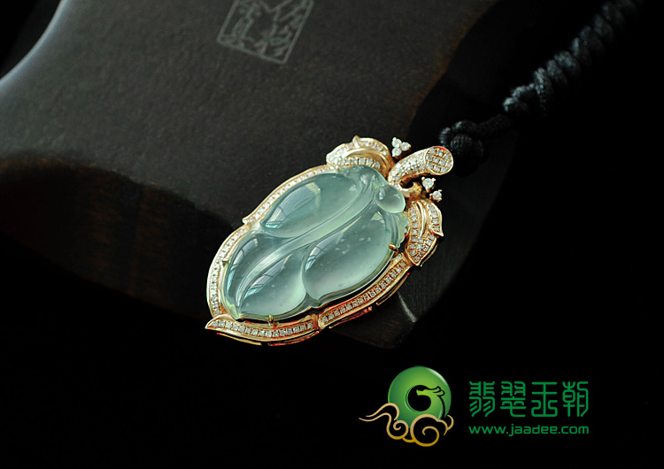 冰玻种飘花缅甸翡翠包玫瑰金金枝玉叶挂件（真钻）
