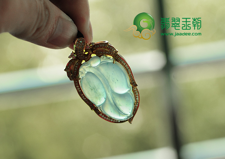 冰玻种飘花缅甸翡翠包玫瑰金金枝玉叶挂件（真钻）