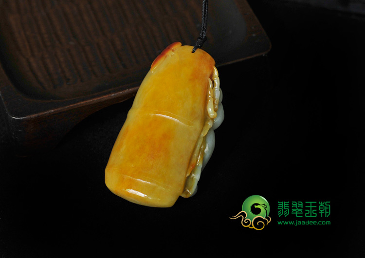 细糯种黄翡缅甸翡翠一网情深挂件