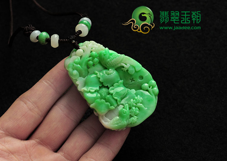 细糯种翠色缅甸翡翠富贵花开挂件