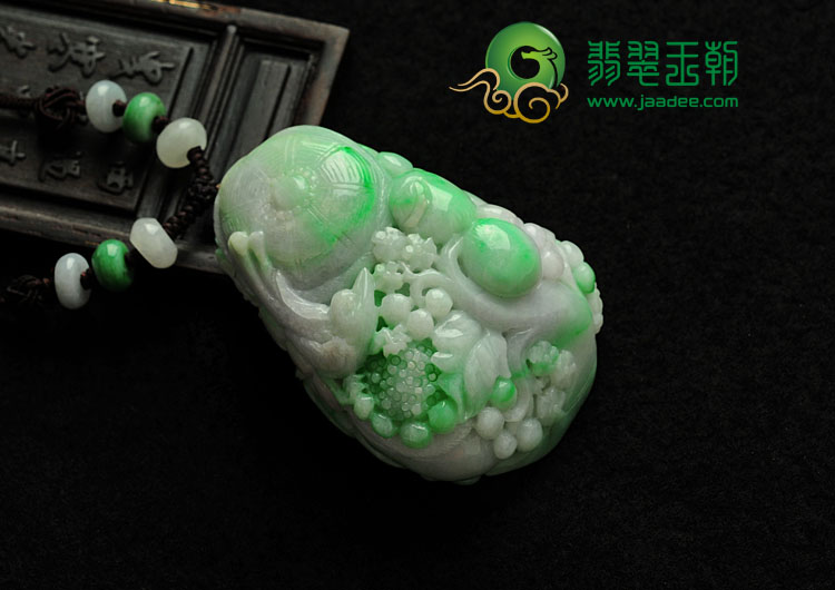 细糯种翠色缅甸翡翠富贵花开挂件