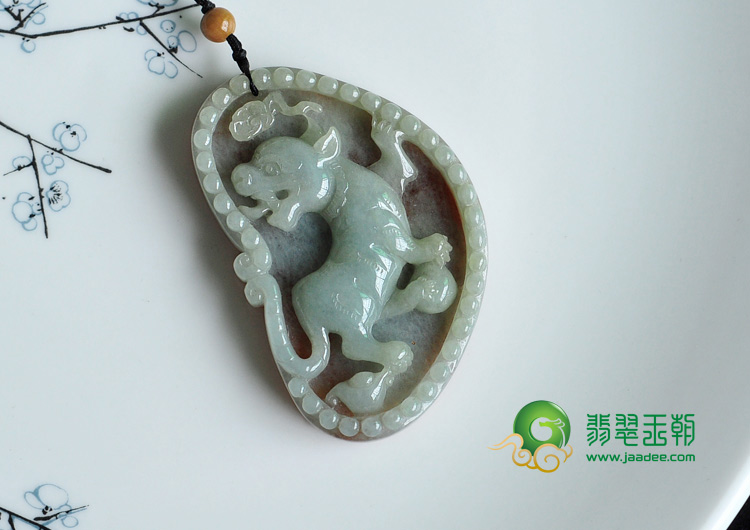 糯冰种褐红翡缅甸翡翠关公头挂件
