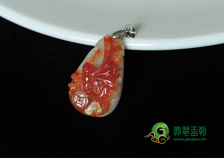 糯冰种红翡缅甸翡翠蝴蝶挂件