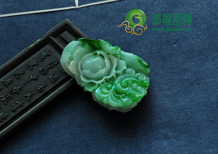 糯冰种翠绿缅甸翡翠花开富贵挂件