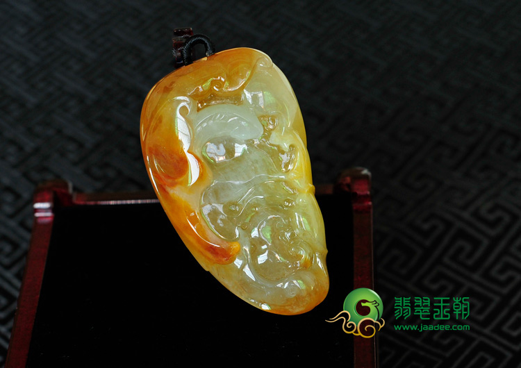 冰种红黄翡缅甸翡翠如鱼得水挂件