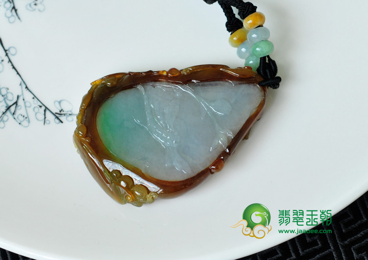 糯冰种三彩缅甸翡翠龙马精神挂件