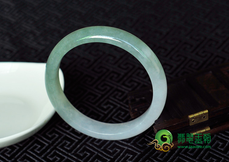 糯冰种晴水淡紫罗兰缅甸翡翠手镯（57.8mm）