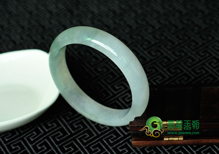 糯冰种晴水淡紫罗兰缅甸翡翠手镯（57.7mm）