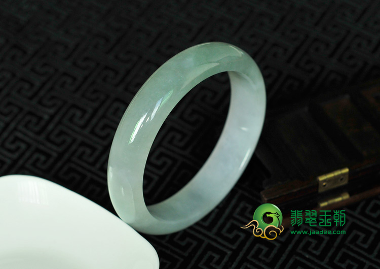 糯冰种晴水淡紫罗兰缅甸翡翠手镯（57.7mm）
