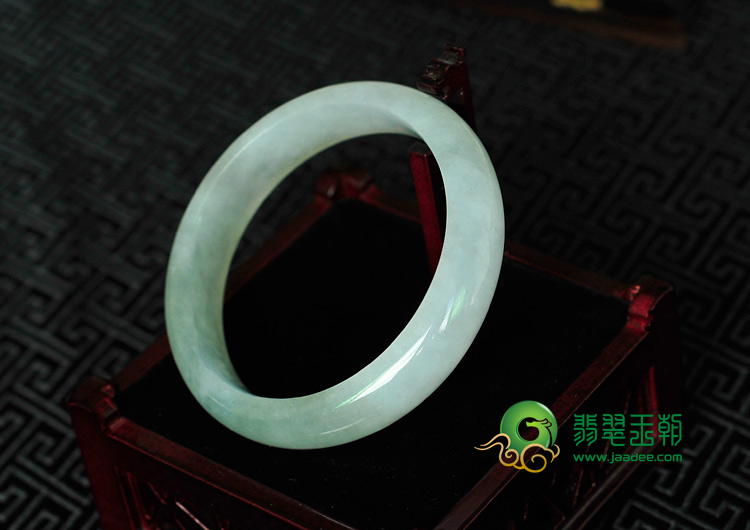 糯冰种晴水淡紫罗兰缅甸翡翠手镯（57.7mm）