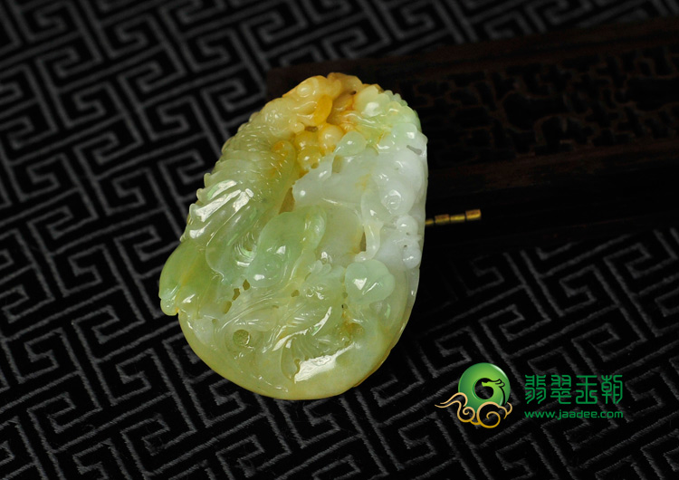 冰种黄翡缅甸翡翠英明神武挂件