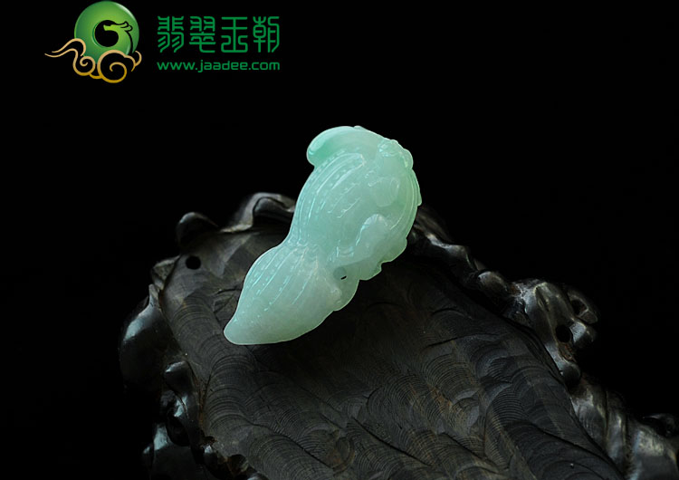 糯冰种晴水飘翠缅甸翡翠花生挂件