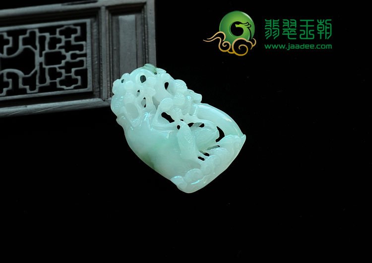糯冰种翠色缅甸翡翠喜上眉梢挂件