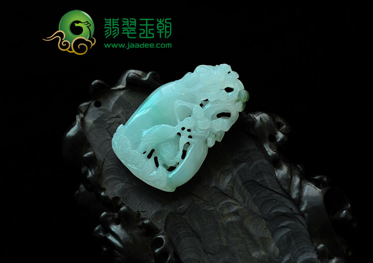 糯冰种翠色缅甸翡翠喜上眉梢挂件