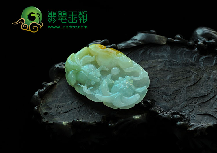 糯冰种三彩缅甸翡翠金鱼挂件