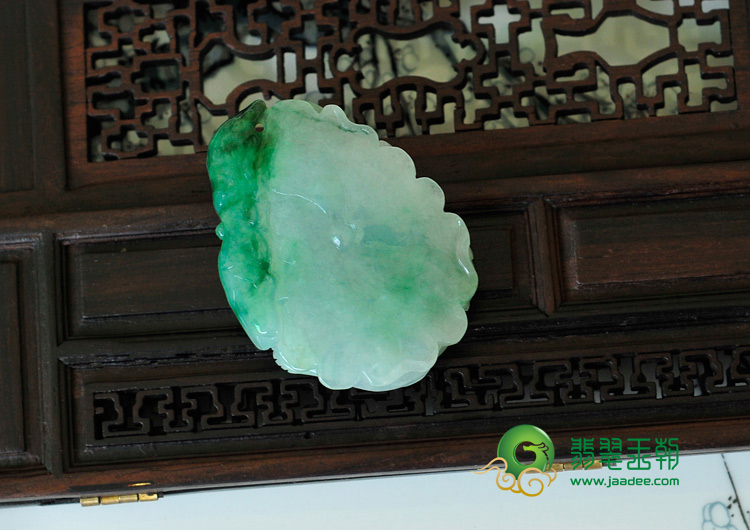 糯冰种飘花缅甸翡翠一路连科挂件