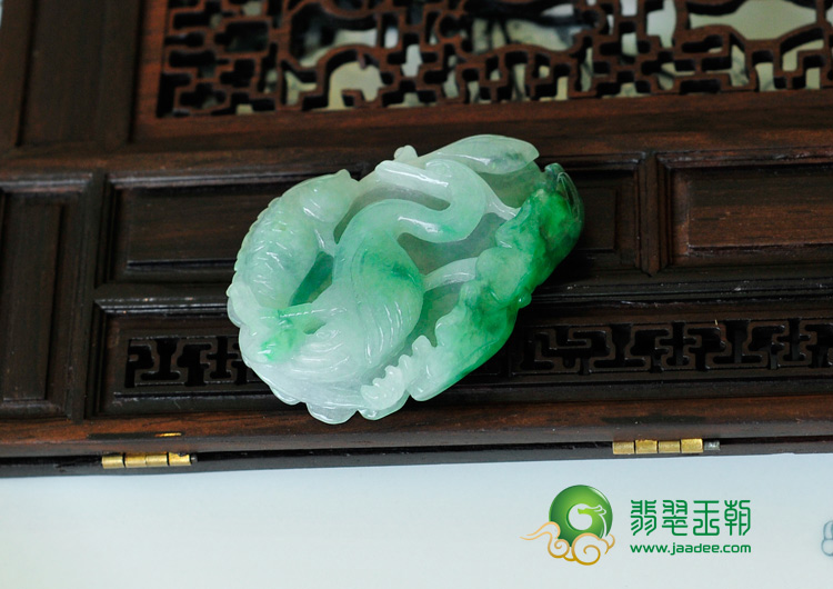 糯冰种飘花缅甸翡翠一路连科挂件