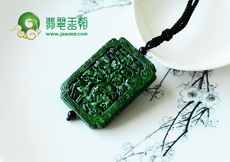 feicui细糯种干青满绿缅甸翡翠鹤鹿同春挂件