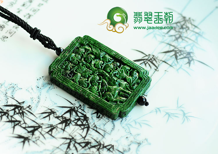feicui细糯种干青满绿缅甸翡翠鹤鹿同春挂件