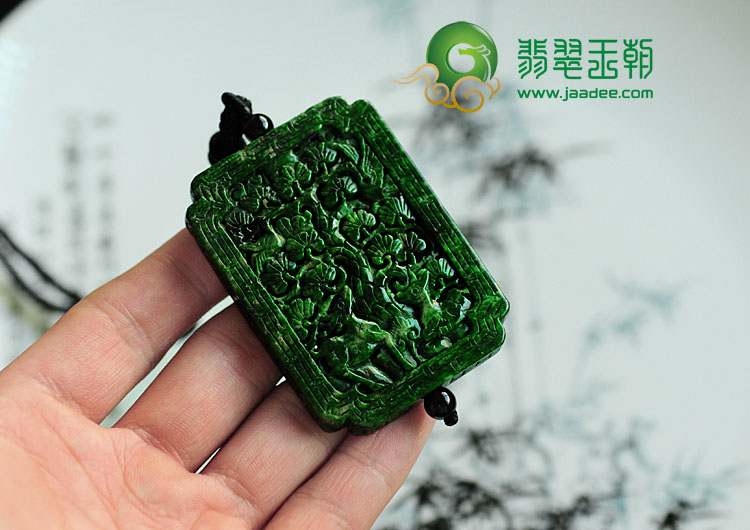 feicui细糯种干青满绿缅甸翡翠鹤鹿同春挂件