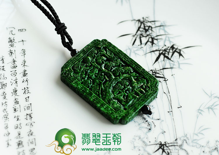 feicui细糯种干青满绿缅甸翡翠鹤鹿同春挂件