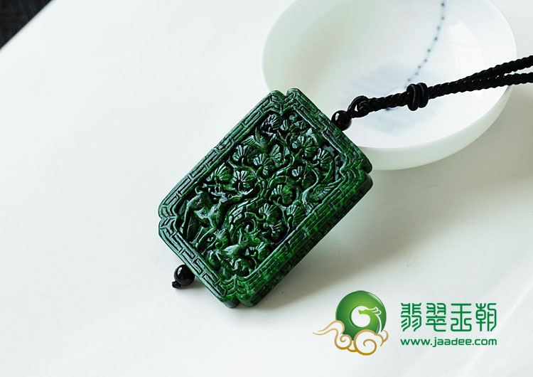 feicui细糯种干青满绿缅甸翡翠鹤鹿同春挂件