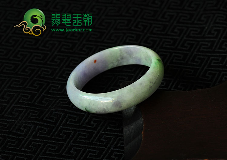 糯冰种春带彩缅甸翡翠手镯（56.5mm）