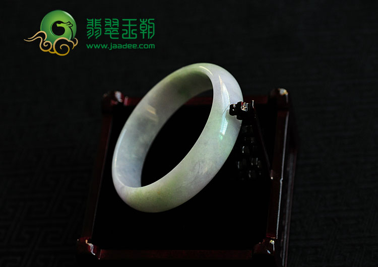 糯冰种春带彩缅甸翡翠手镯（56.5mm）