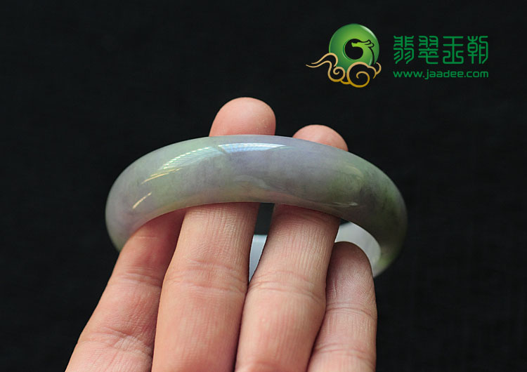 糯冰种春带彩缅甸翡翠手镯（56.5mm）