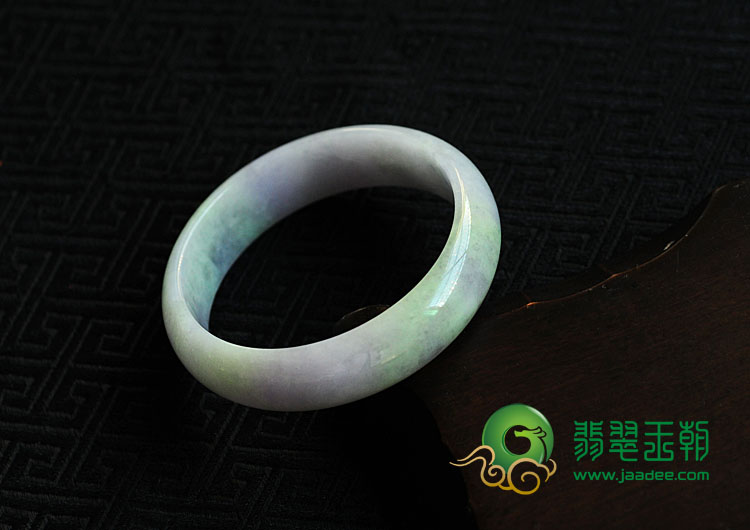 糯冰种春带彩缅甸翡翠手镯（56.5mm）