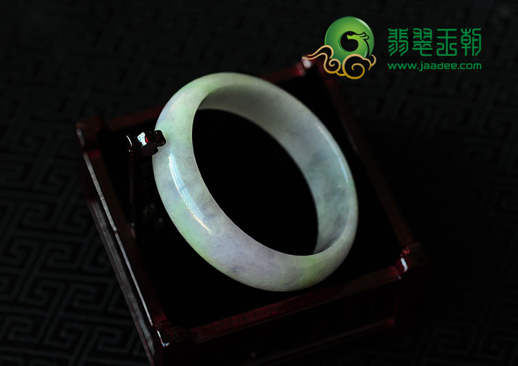 糯冰种春带彩缅甸翡翠手镯（56.4mm）