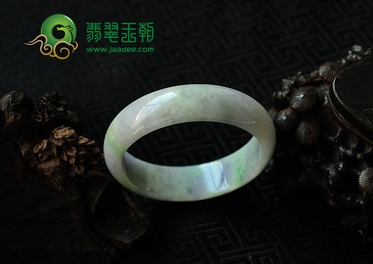 糯冰种春带彩缅甸翡翠手镯（56.4mm）