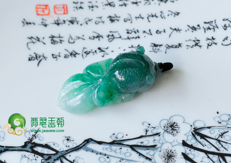 糯冰种蓝晴水缅甸翡翠金鱼挂件